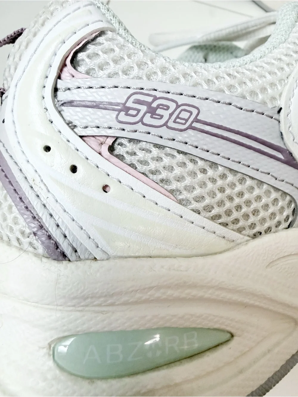 New Balance Women's White and Light Mauve Mesh Running Sneakers